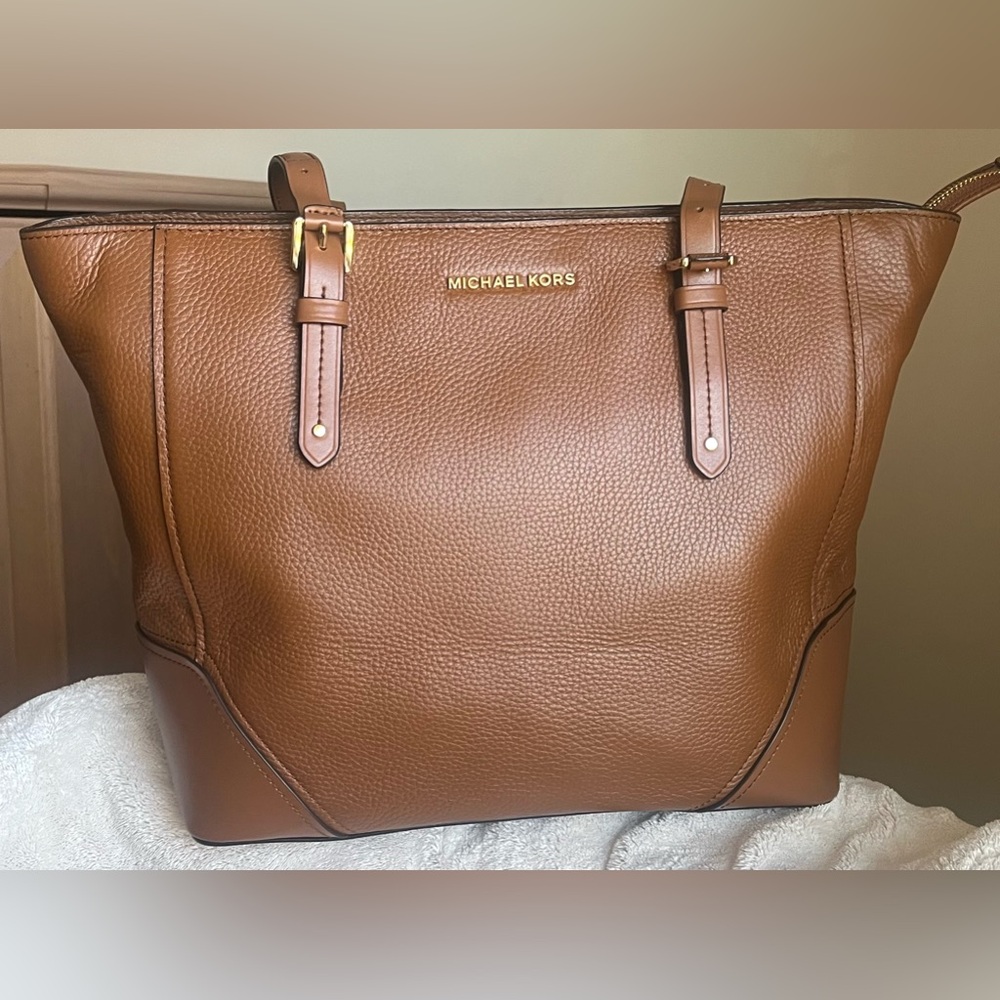 Michael Kors brown pebbled leather Aria Luggage tote - purse